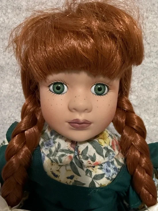16โ Anne of Green Gables porcelain doll - Picture 2 of 10